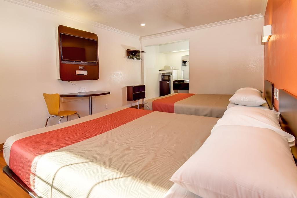 Motel 6 Garden Grove Εξωτερικό φωτογραφία