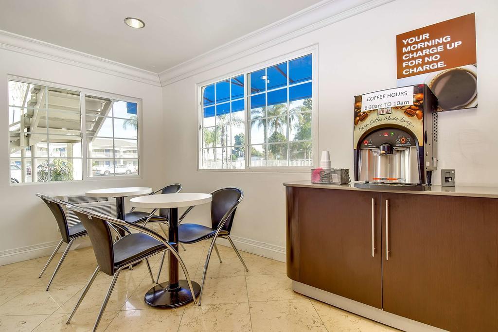 Motel 6 Garden Grove Εξωτερικό φωτογραφία