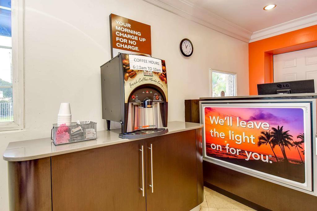 Motel 6 Garden Grove Εξωτερικό φωτογραφία